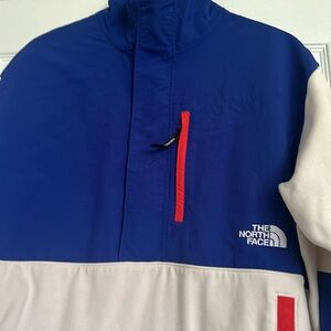 Lightly worn North Face jacket.